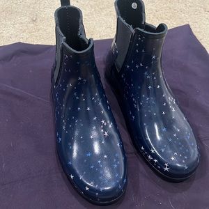 Excellent used condition size 10 Hunter ankle rain boots